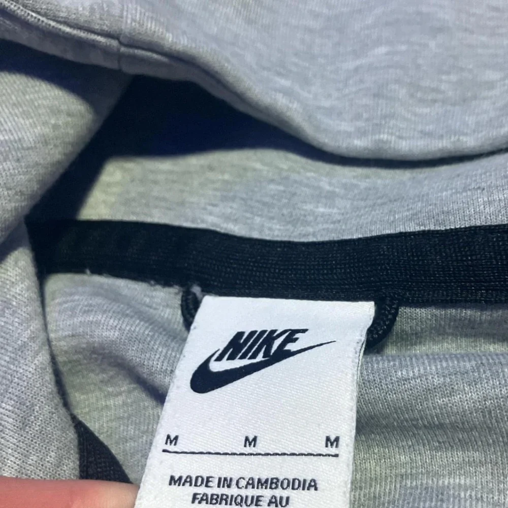 Nike tech - Picture 3 of 4